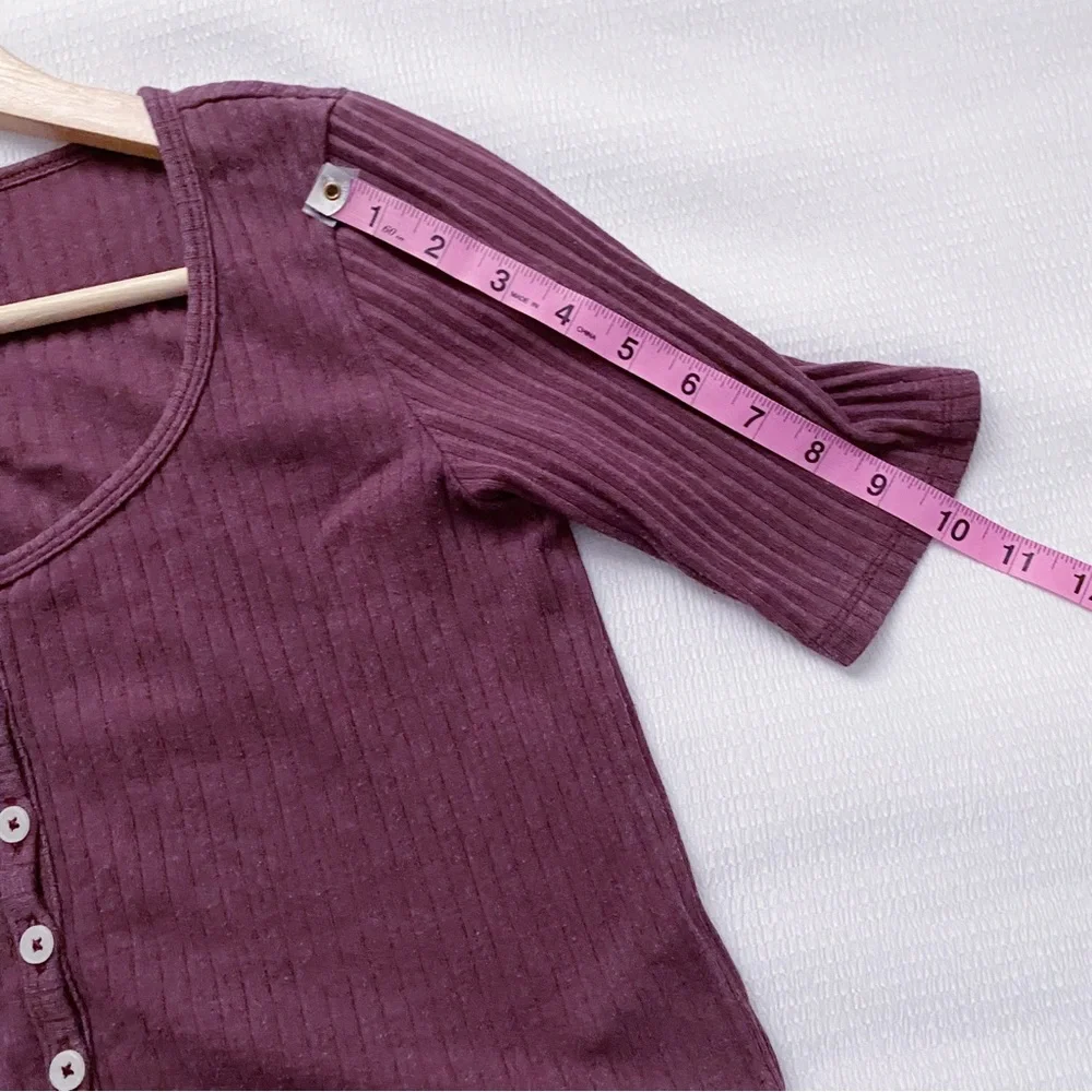 AEO Ribbed Button Down Crop Top - Picture 6 of 9